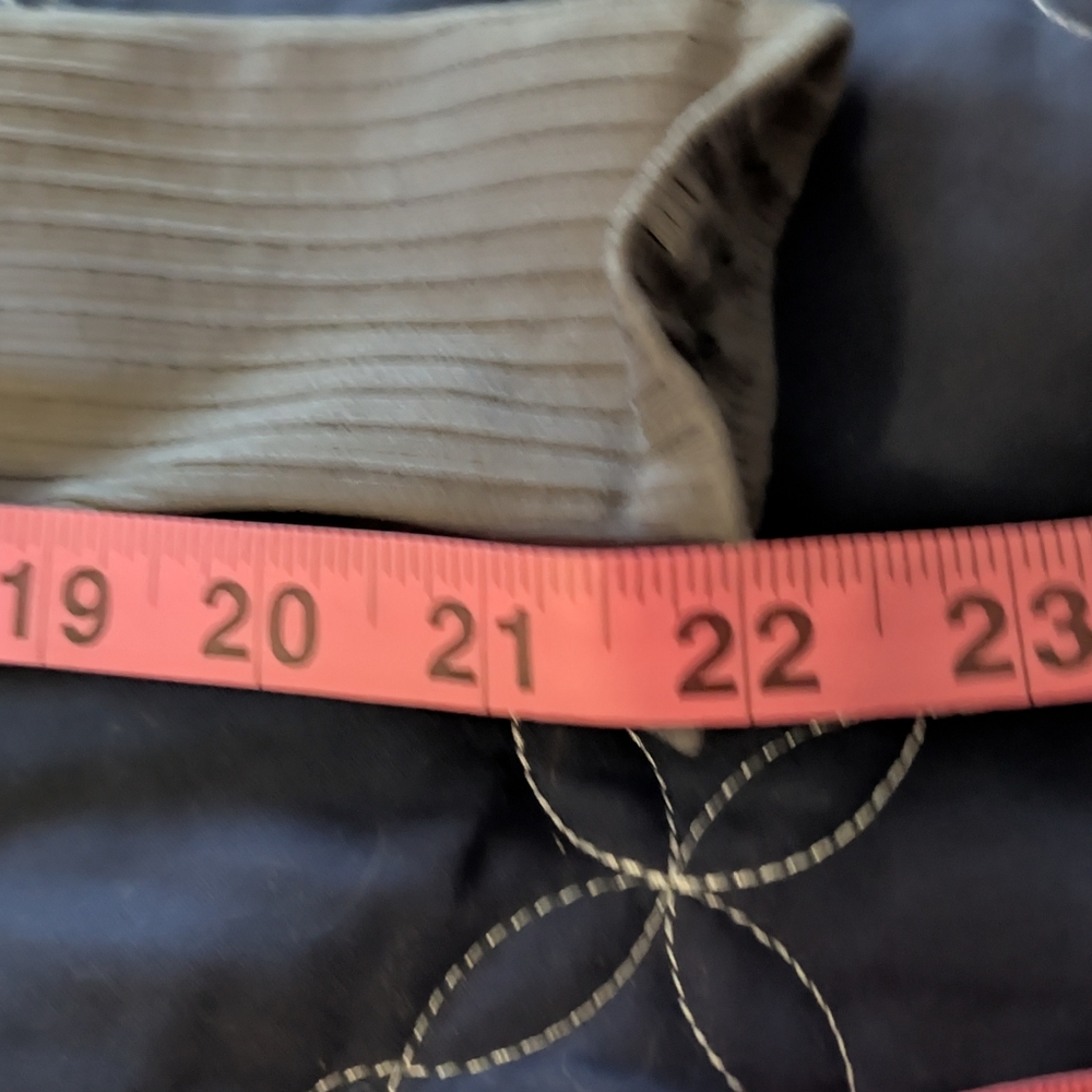 Gray Lightweight Pullover with Subtle Ribbing - Picture 14 of 17
